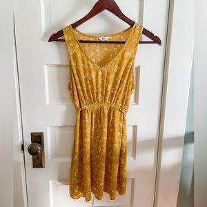 Thyme Maternity Yellow Floral Tank Top Blouse, size XS